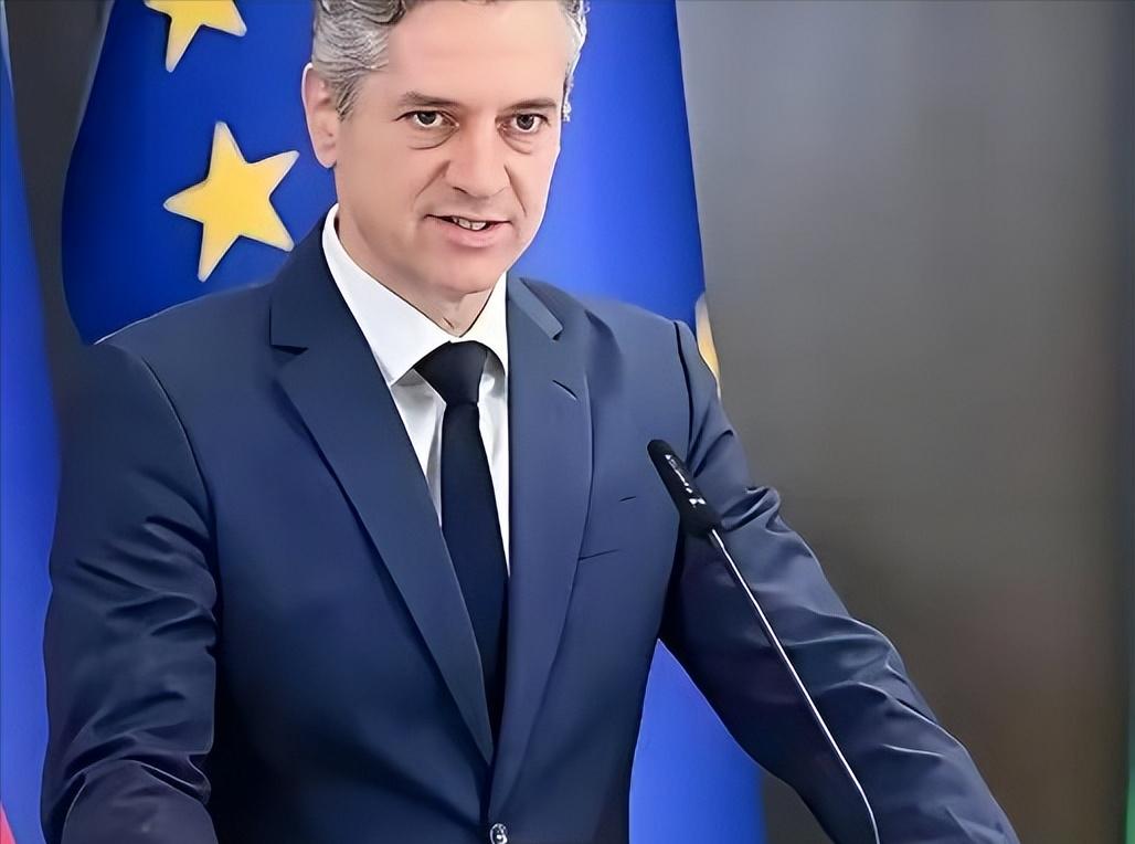 大过年的，没想到比利时首相竟然这样说中国！

比利时首相德韦弗说：所有人都想加入