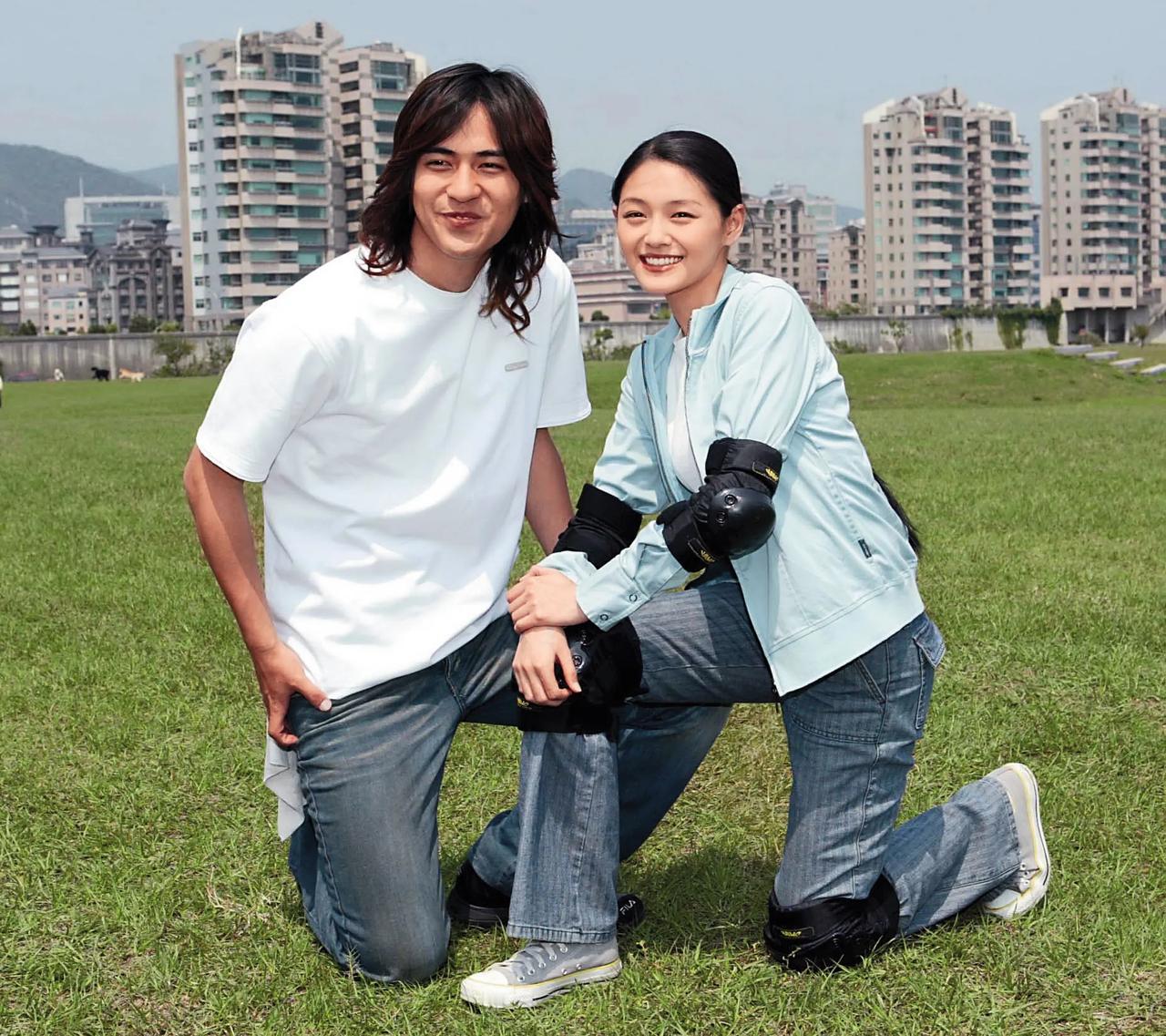 当年大S和周渝民看起来真的很配，想不到在2008年1月宣布分手。周渝民在2010
