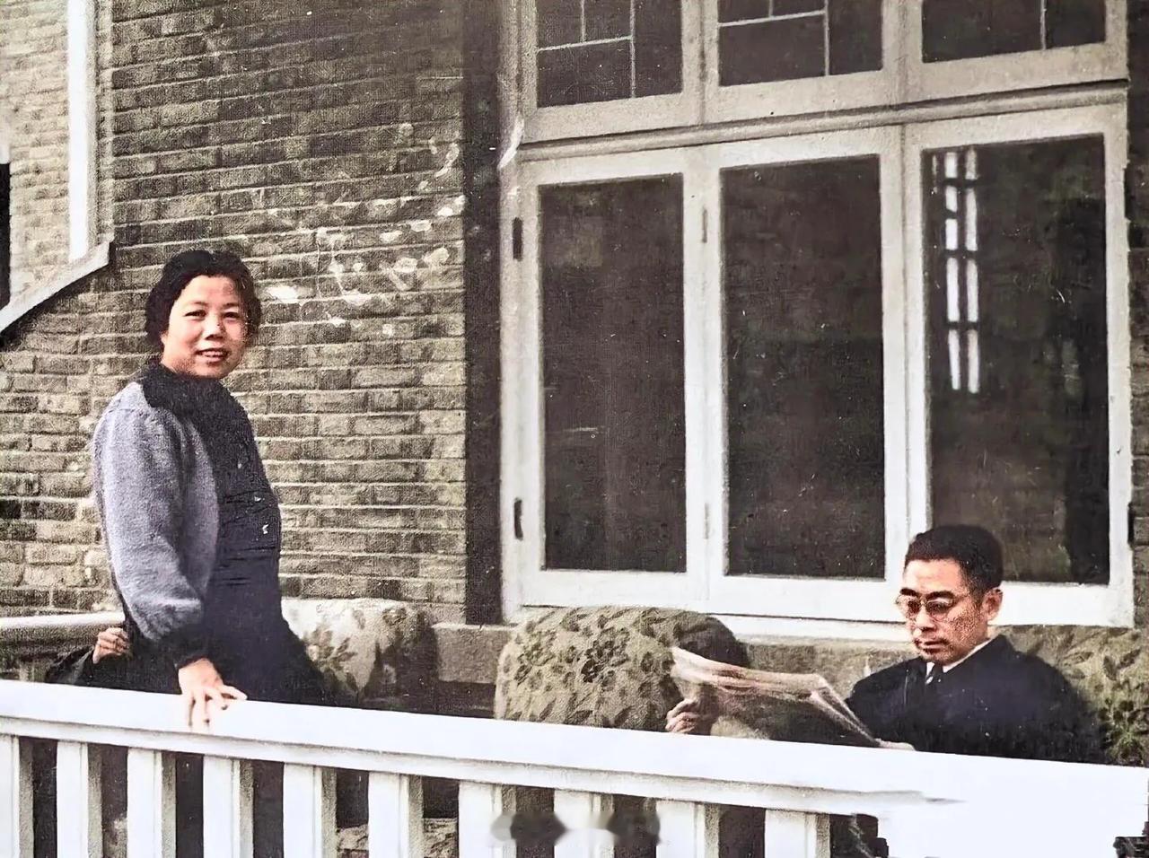 1946年，南京梅园新村，国共谈判正处于胶着状态，局势紧张得一触即发。就在这样的