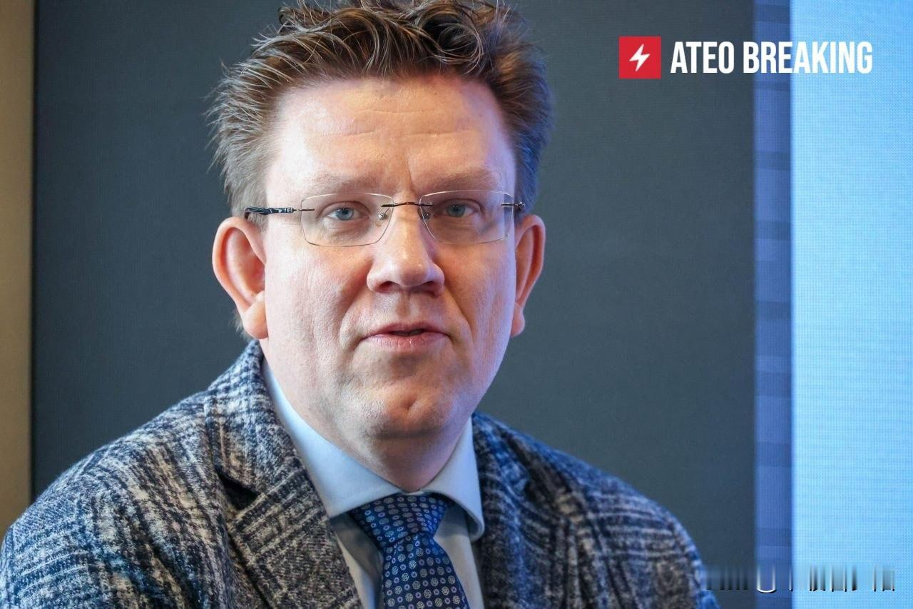 俄罗斯内务部正在审讯Eksmo出版社总经理卡皮耶夫，罪名是“组织极端主义活动”。