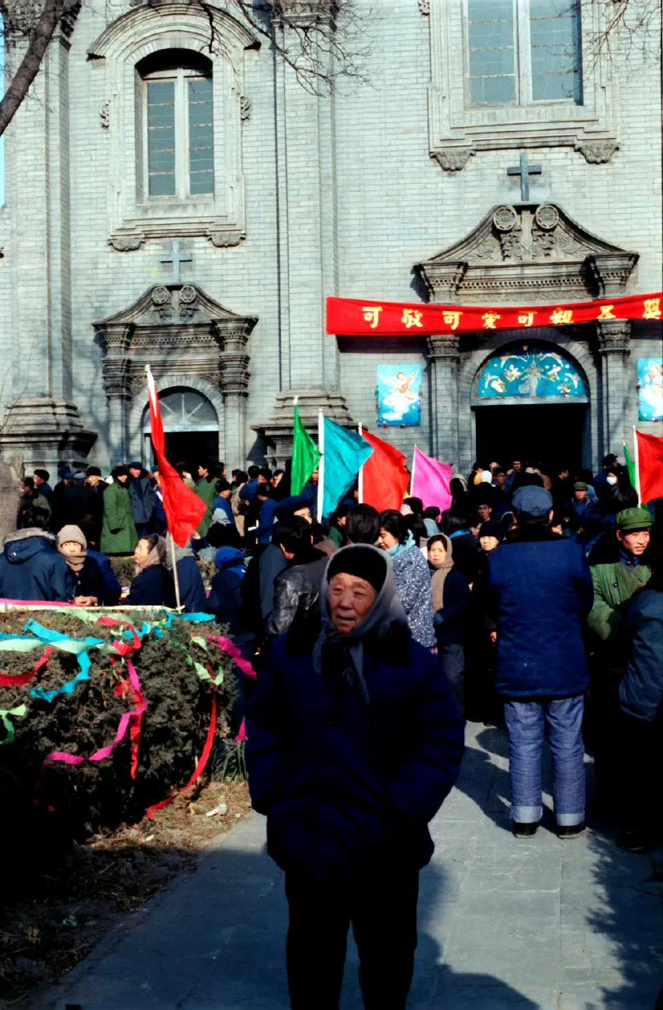 宣武门天主堂外，北京，1982年12月摄。 ​​​