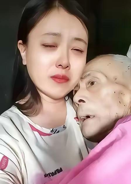 泪目！河南商丘，一位老人在医院病重，自知时日无多，轻声对女儿周女士说想喝一碗面汤