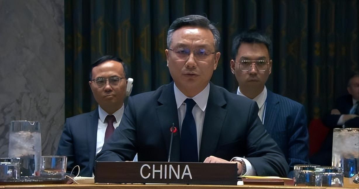 大快人心！安理会全票通过重磅决议，中方强硬表态：谁敢再伤害维和人员，绝不放过。6