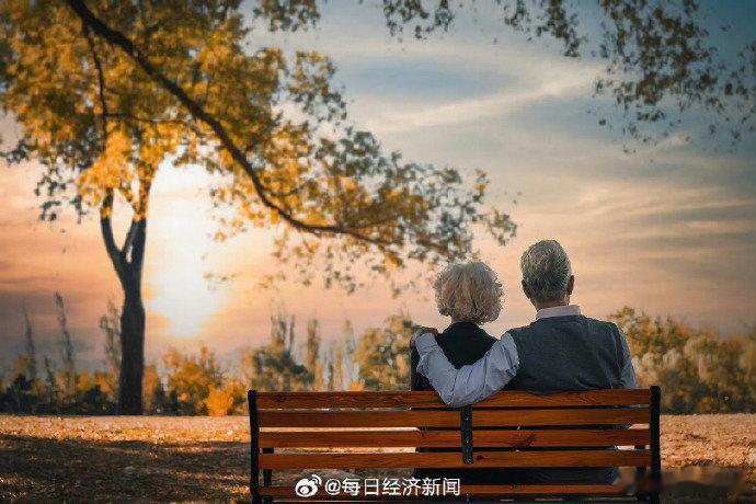 员工举报保险公司后称自己良心不安【老人买200万保险退保只退108万】知名保险巨