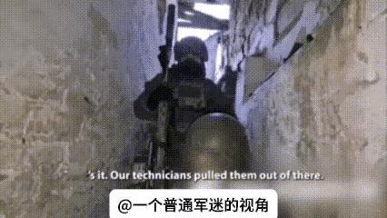 俄军发了个视频。一辆乌军坦克被打废了，舱门让人从外面焊死了。撬开以后抓了个活的驾