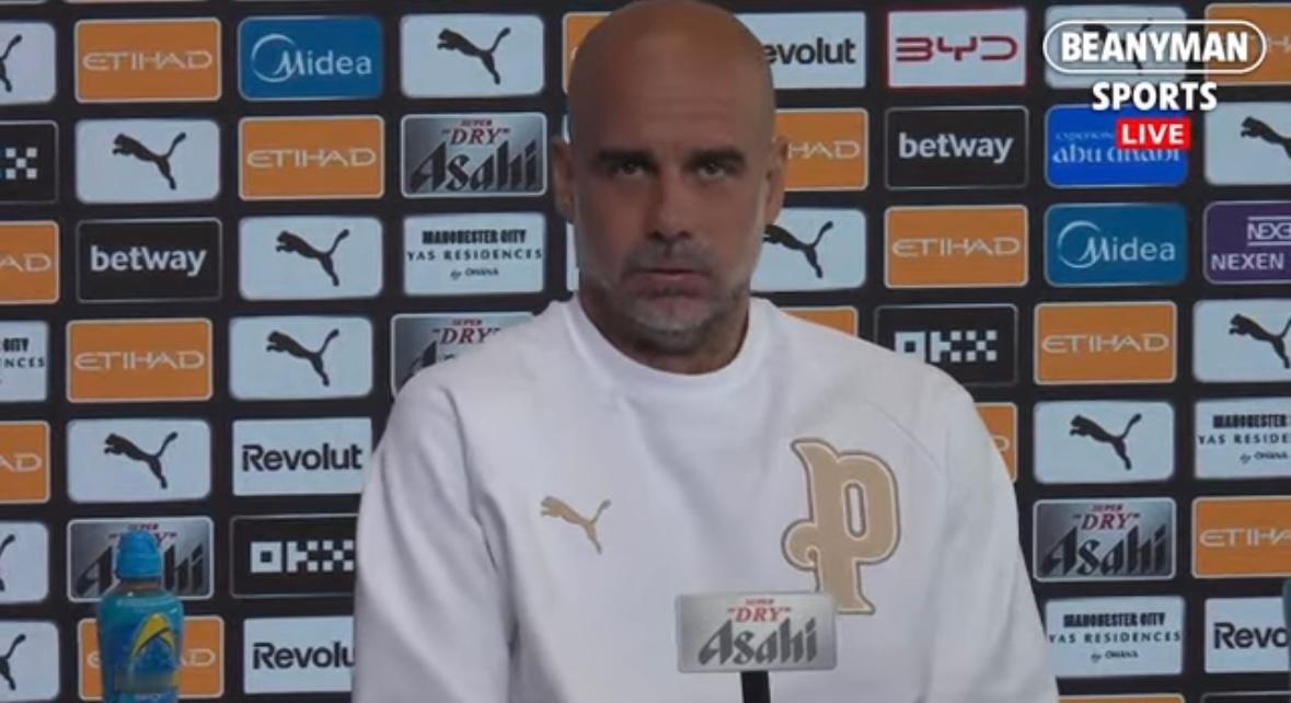 这位今天的赛前新闻发布会又迟到了，没事，多卖几件衣服罚款就回来了