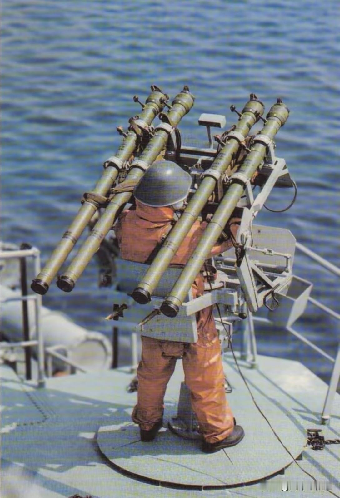 没有装备，靠人是顶不上去的。这也就是二战后的家伙事，近防威慑一下直升机吧，其他也