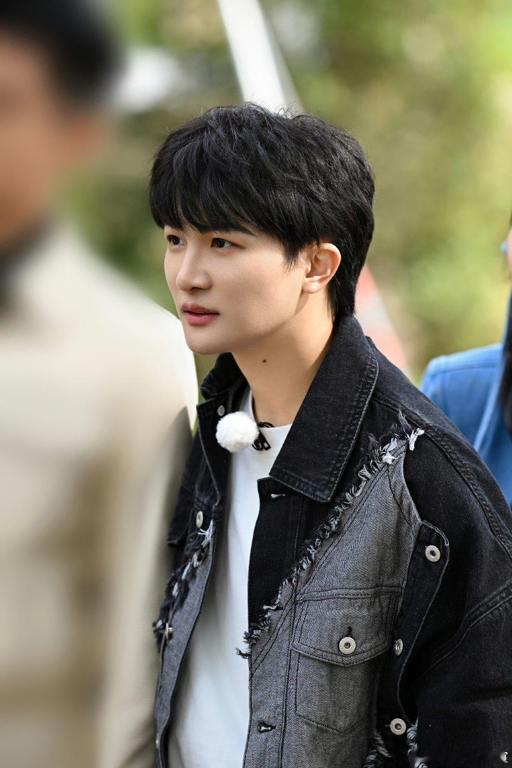 奔跑吧天路篇没有周深 奔跑吧特别季阵容有了，周深两个音综加巡演太忙了，这季缺席…