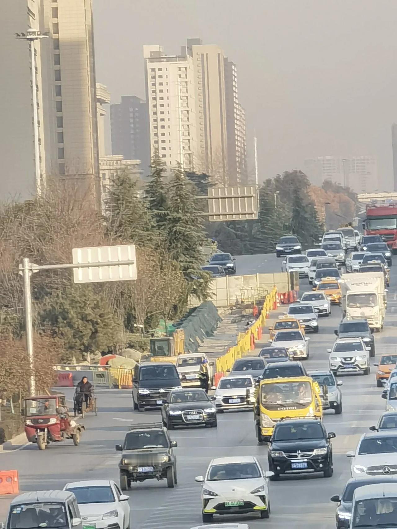 随手拍原创图片分享西安市街景，请各位朋友看图欣赏