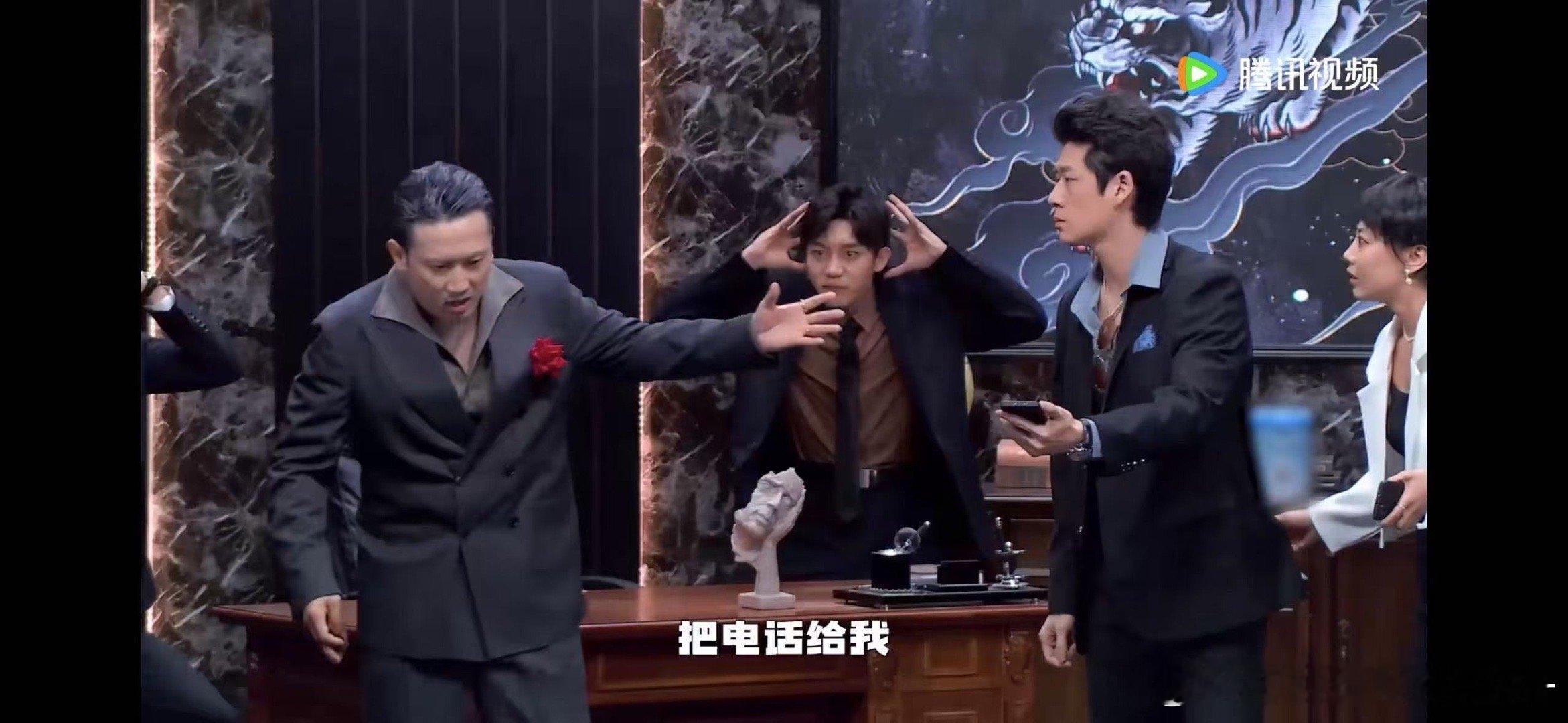 父亲们嘴硬心软的一生  父爱无声，却如山般厚重。王继续的每一个举动，都是对女儿深