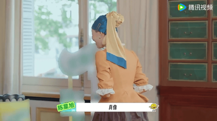 宋茜cos经典名画宋茜cos珍珠少女 地球超新鲜名画cos环节太惊艳，宋茜化身珍