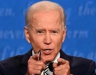 拜登虽然跟我们不对付，但是有一句话说的真对，如果美国继续让特朗普当总统，世界霸主