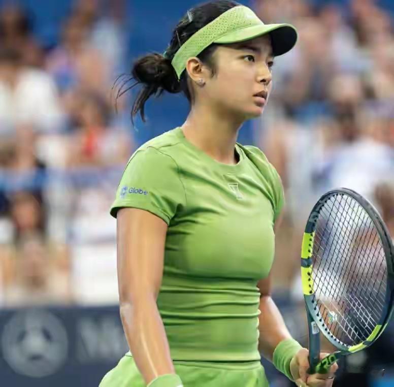 WTA500华盛顿站女单半决赛的亚洲德比战，之前连续淘汰了郑钦文、卫冕冠军费尔南