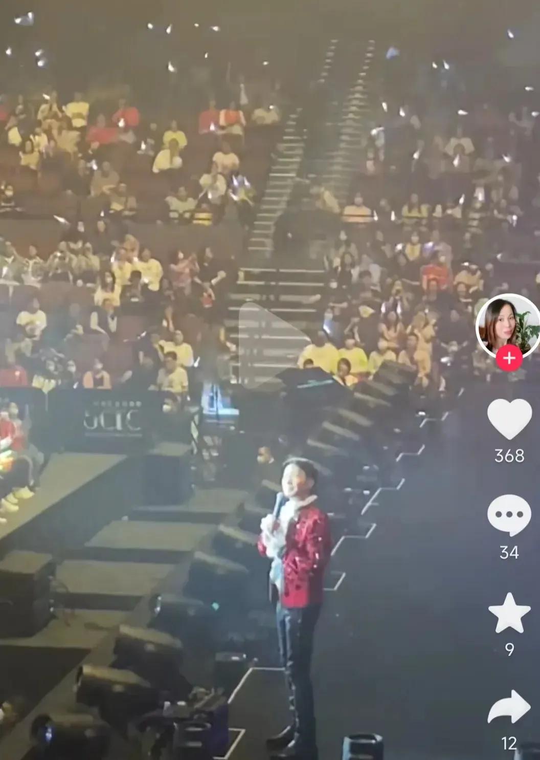 吹的香港地区最红的天王黎明
连澳门演唱会的上座率都这么差
黎半桶的粉丝就不要再吹
