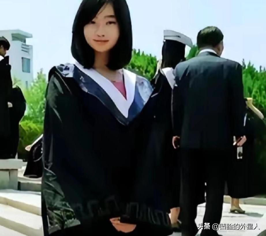 2008年，山东大学一个女孩，在睡梦中梦见佛祖慈祥的对她说：“你是我座下的童子，