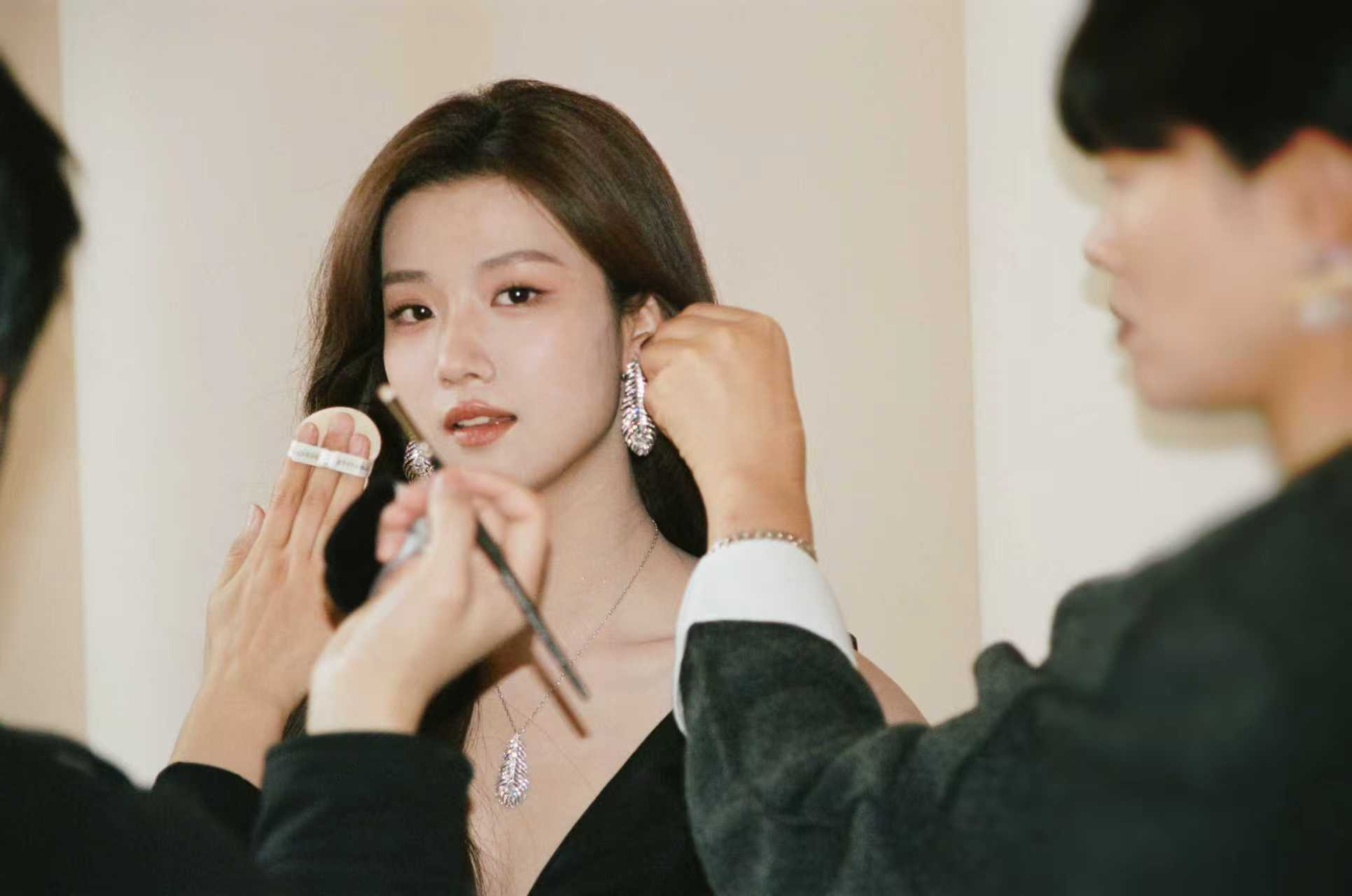 卢昱晓工作plog  卢昱晓工作plog来啦！是随时随地都保持着绝佳好状态的噜噜