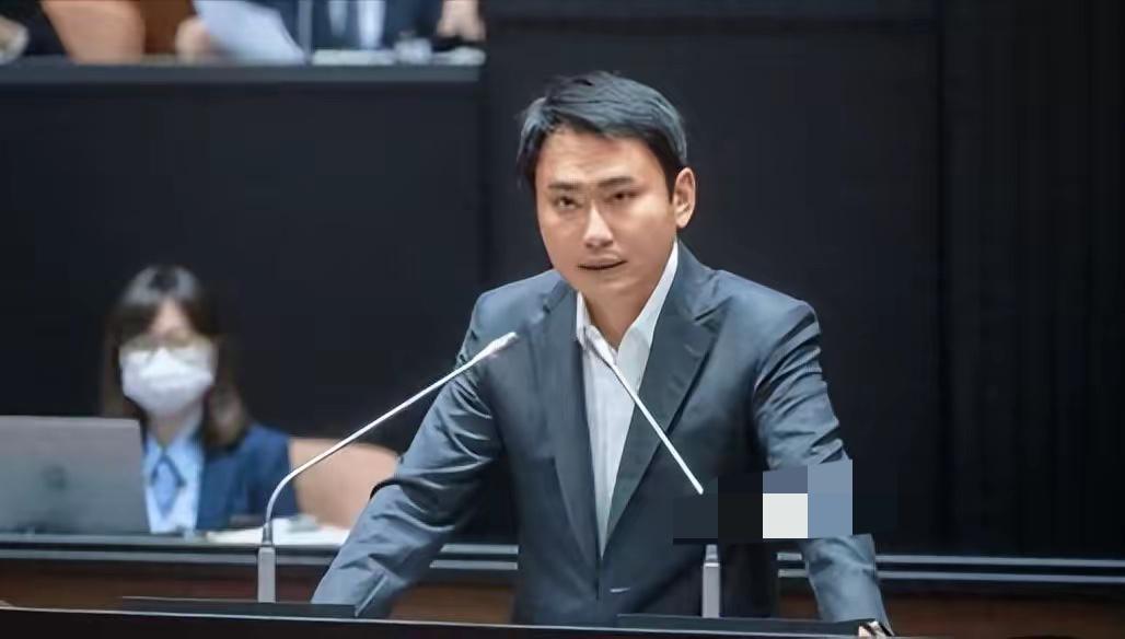 台媒报道，“台独”分子、民进党“立委”陈冠廷今天称，中国（大陆）此次试射弹道导弹