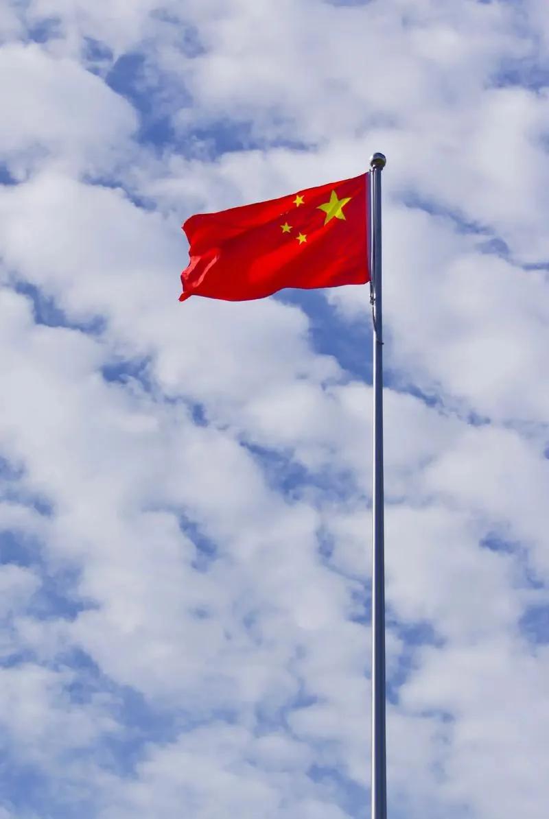 是说在单位一些杂事该不该干？
刚刚看了一篇文章是说某公司领导让某职员打扫一下厕所