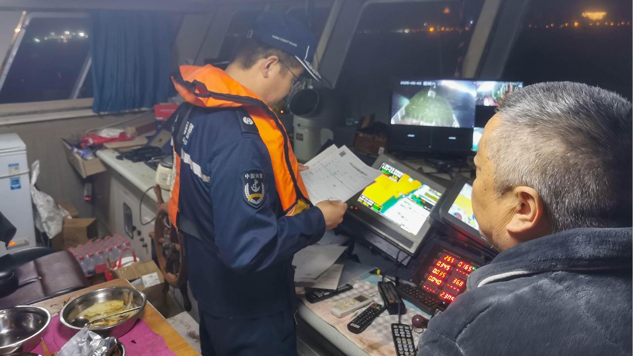近3000斤梭子蟹！舟山海警查获今年首起非法捕捞案