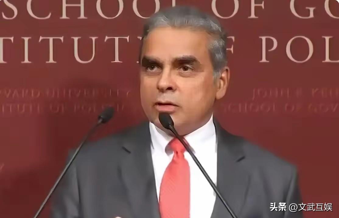 了不起！胸怀亚洲。新加坡印裔学者马凯硕言：“中国被美国全面围堵，又是卡芯片又是高