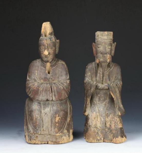 1960年，山东曲阜孔氏家族行祭祖大典。曲阜孔家向衢州借孔子楷木像，还回去的时候