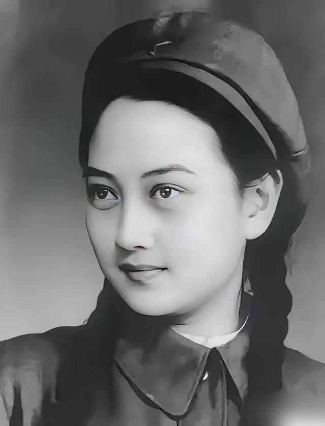 1966年，八一厂已经很乱了，当时厂里私底下流传着一句话：“男的，不如女的，老的