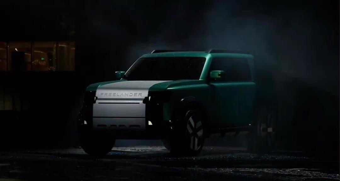 起猛了，看见对开门无B柱的路虎FREELANDER神行者概念车，全系标配华为乾崑