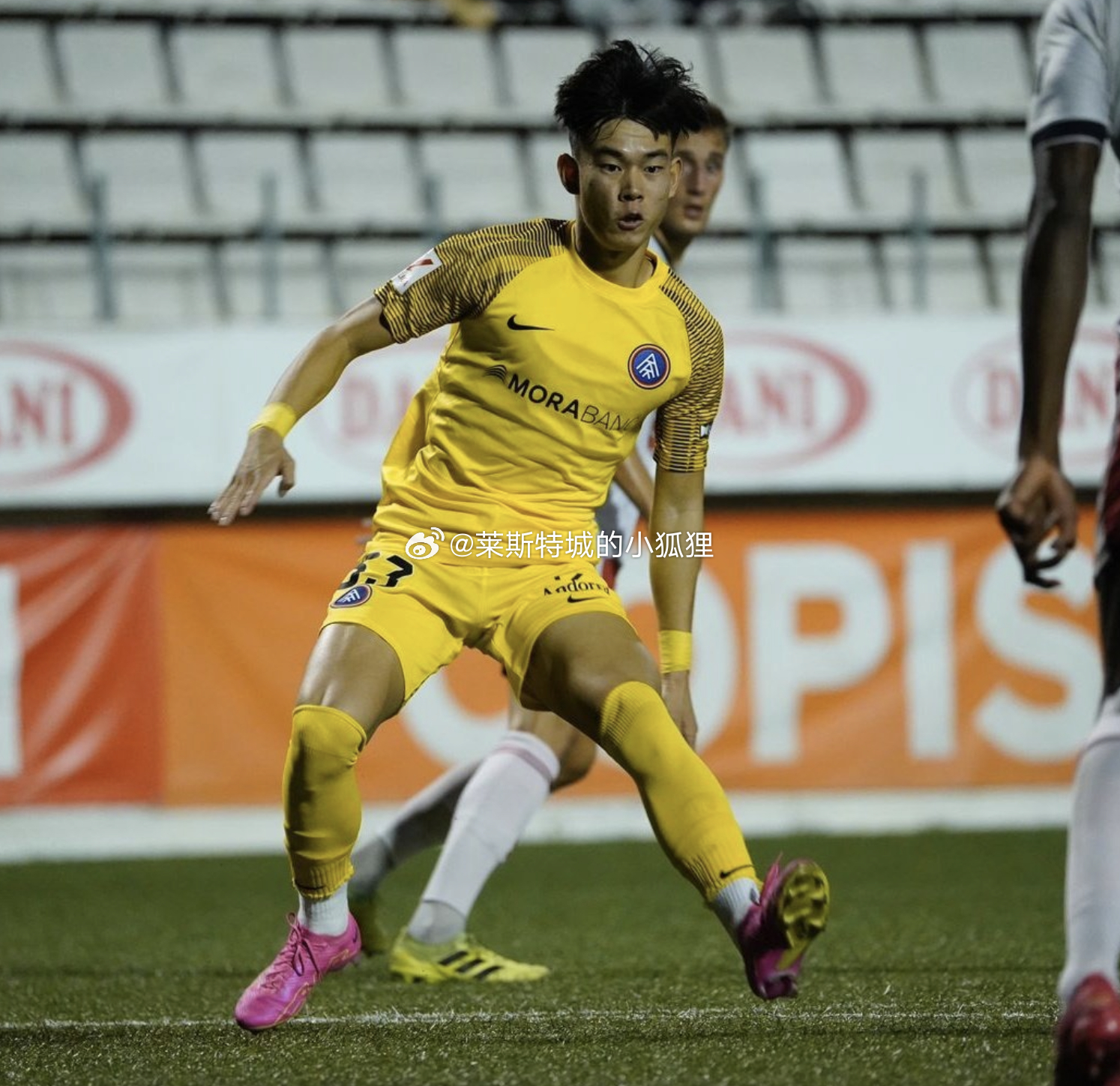 前留洋球员何小珂本赛季将参加“苏超” 据悉他会代表常州队出战 留洋球员动态热点解