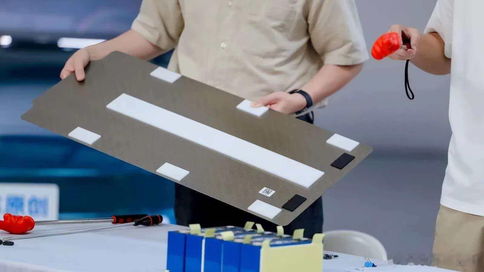 为什么尚界Z7不敢使用倒置电芯？尚界Z7尚界Z7T 全系标配华为巨鲸电池平台，采