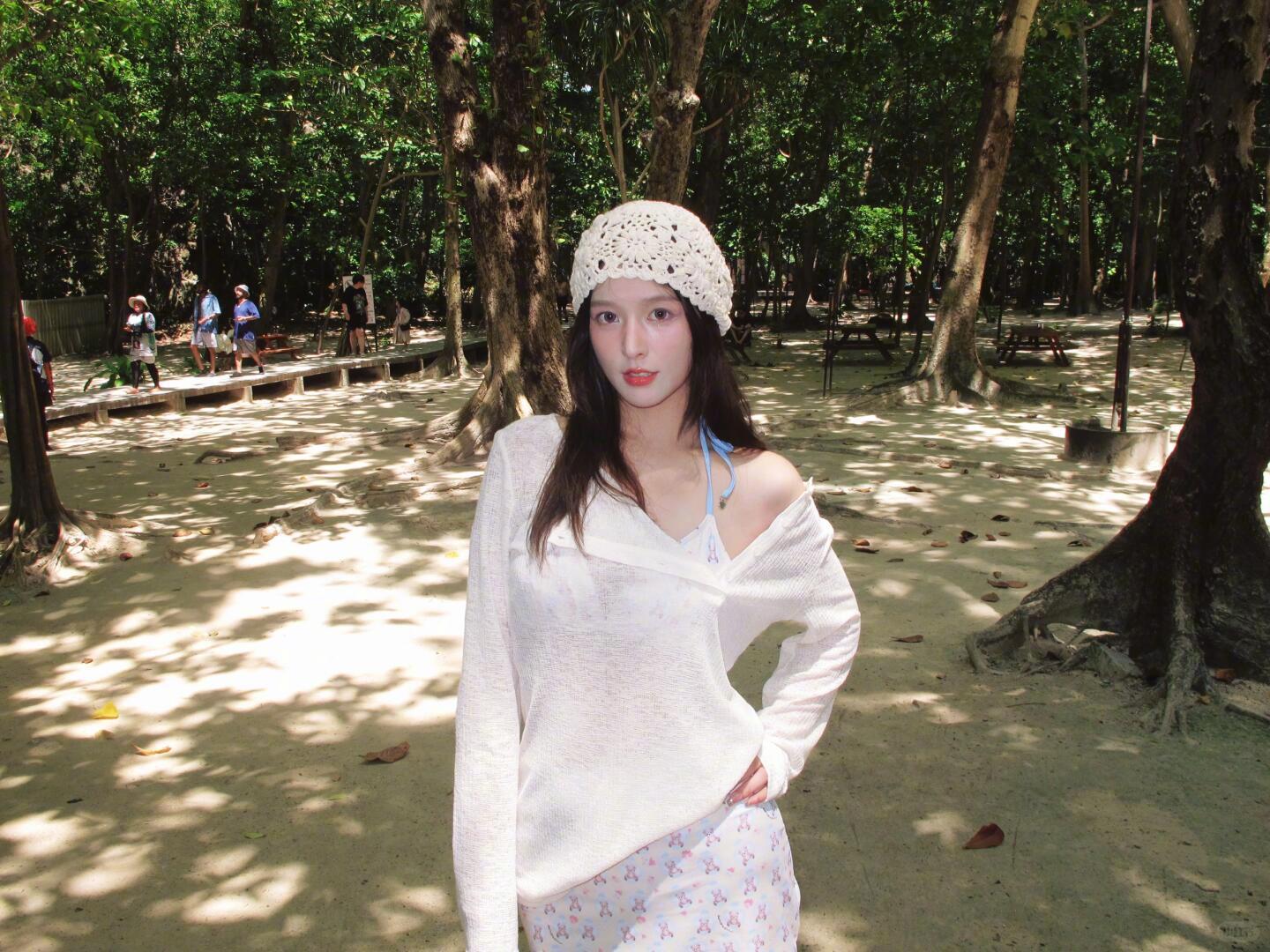 徐轸轸发文控诉前经纪人 昨日发文回应：部分合作推进受阻与经纪沟通失职有关。前经纪