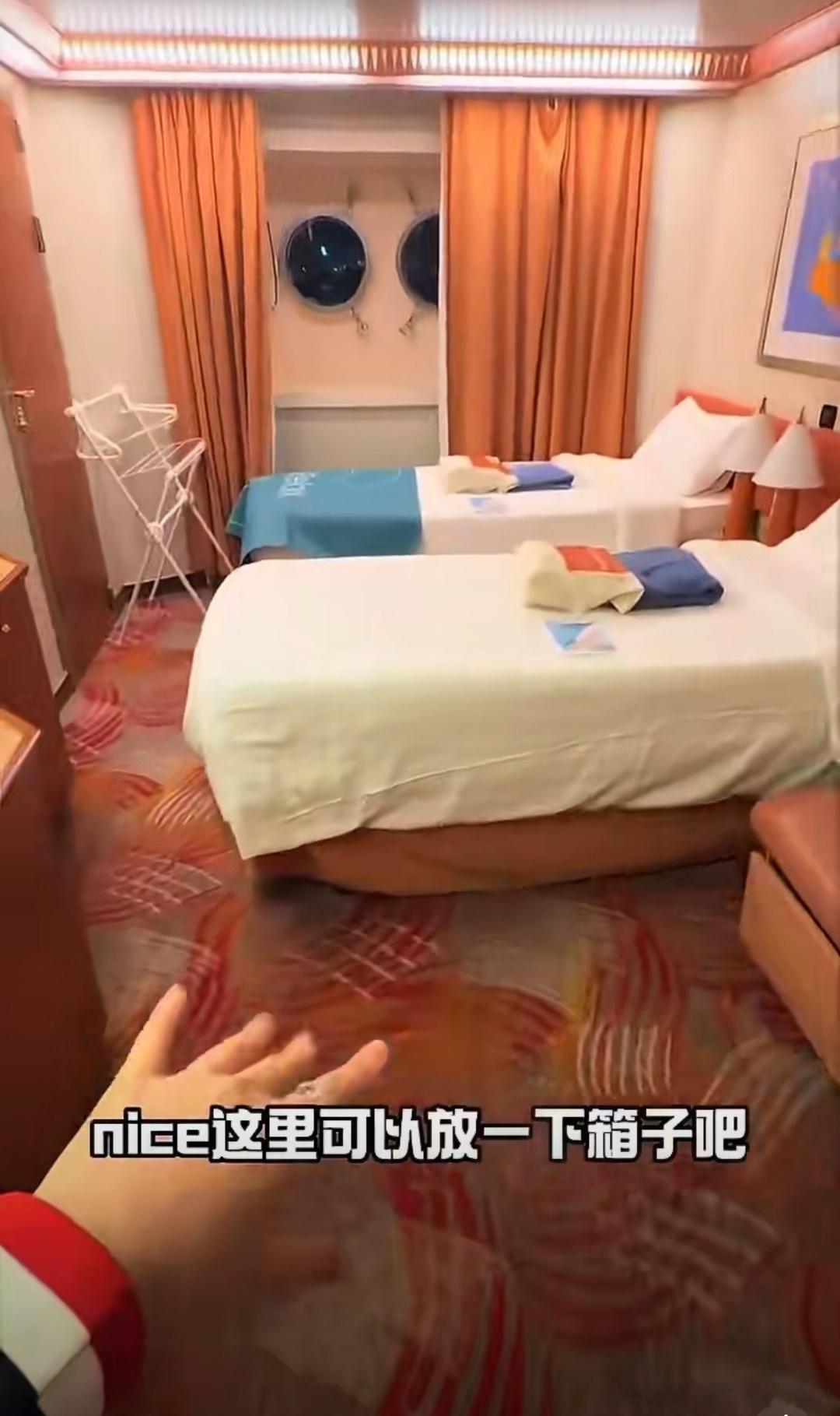 港队吐槽亚运邮轮像牢房港队吐槽餐厅像去了印度有人觉得邮轮是新奇体验，港队却实实在