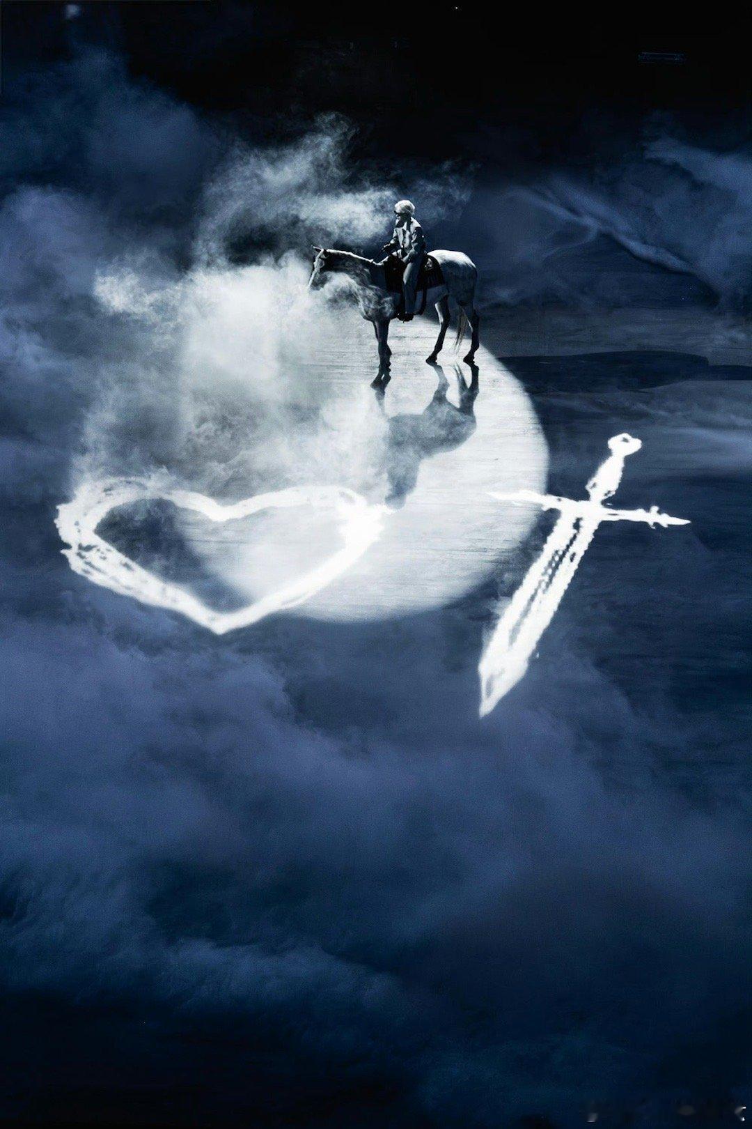 周震南演唱会 看到有外地粉丝专门“打飞的”来成都看他，跟着应援海报打卡城市地标，