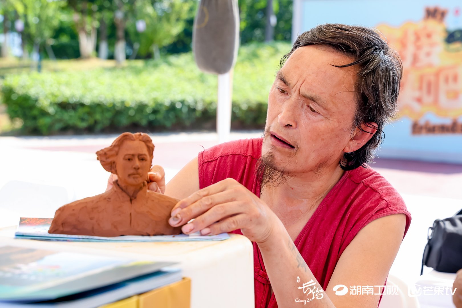 双长文旅双向奔赴太可了！沉浸式演艺+非遗展演超吸睛，7月7日直飞航线开通，长沙烟