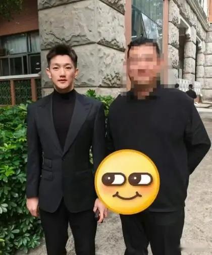 张馨予老公年薪 网友爆料，“军嫂”张馨予老公何捷年薪15万，工资稳定福利待遇好。