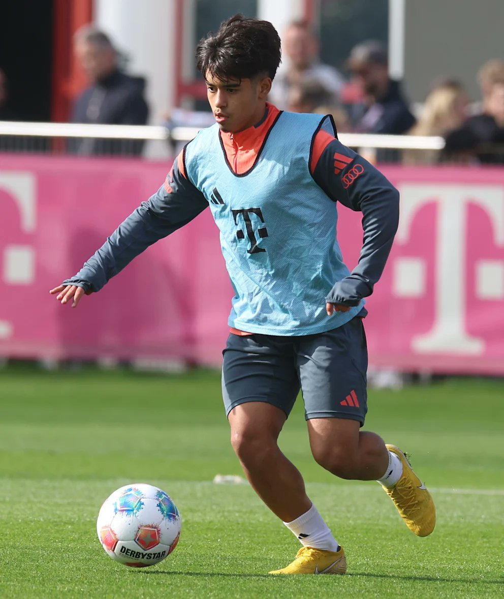 卡多佐今天将首次入选一线队对阵门兴格拉德巴赫的比赛阵容。[Nico Linner