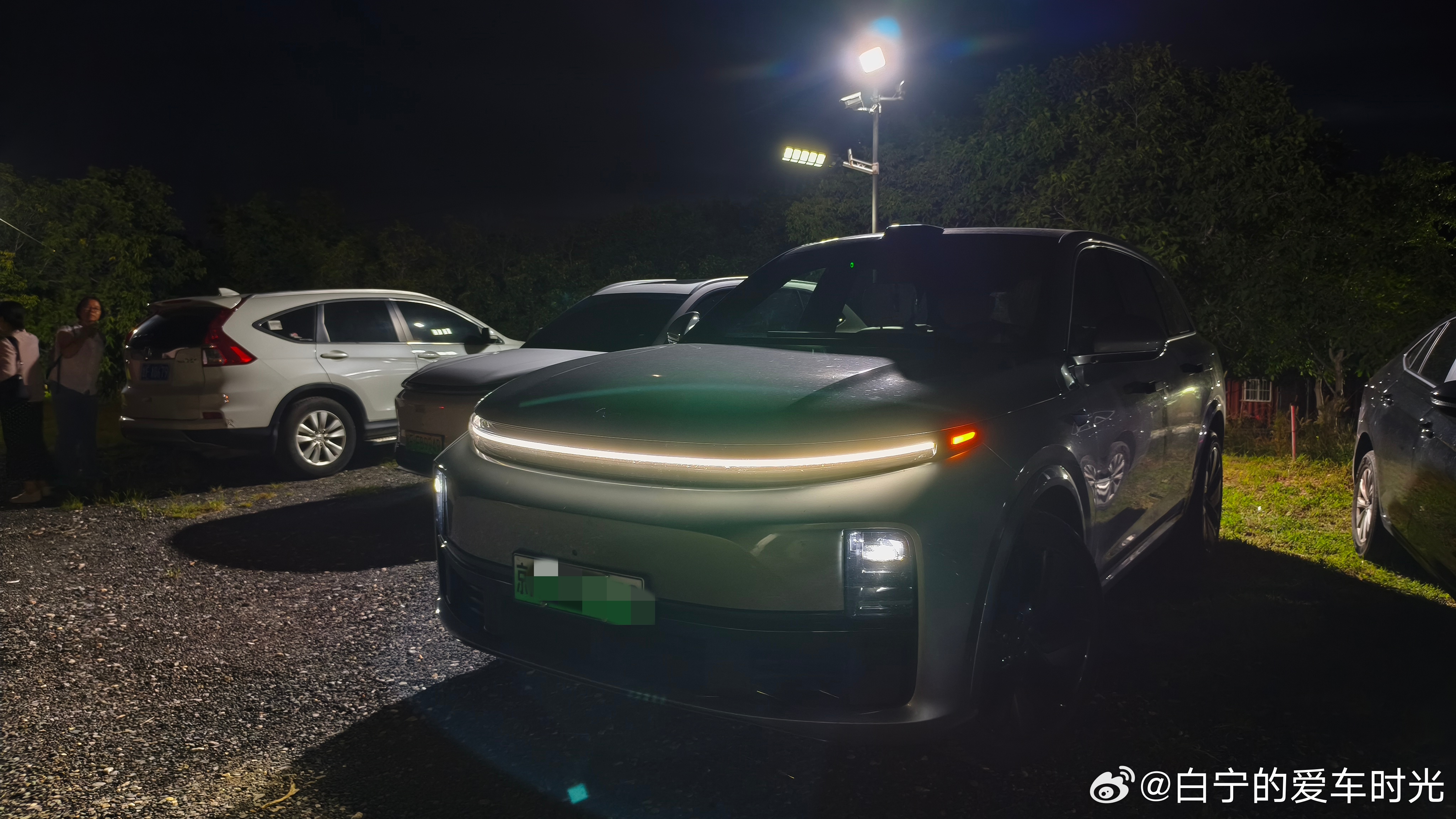 我最近疯狂支持理想并不是因为他们给了钱，也不是因为我刚发现这车好。是因为我看不下