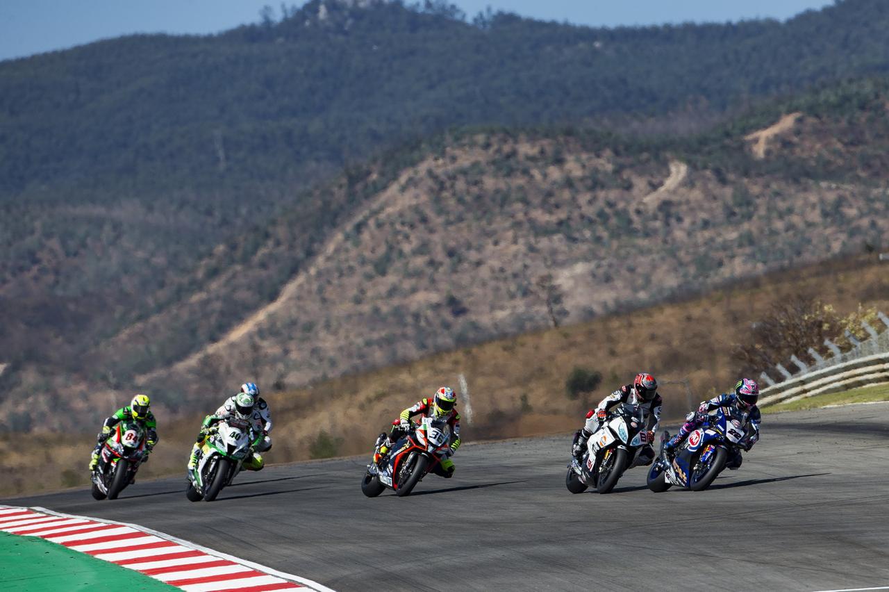 WSBK 车迷社区讨论：你觉得 Bulega 去 MotoGP 能打出来吗
这两