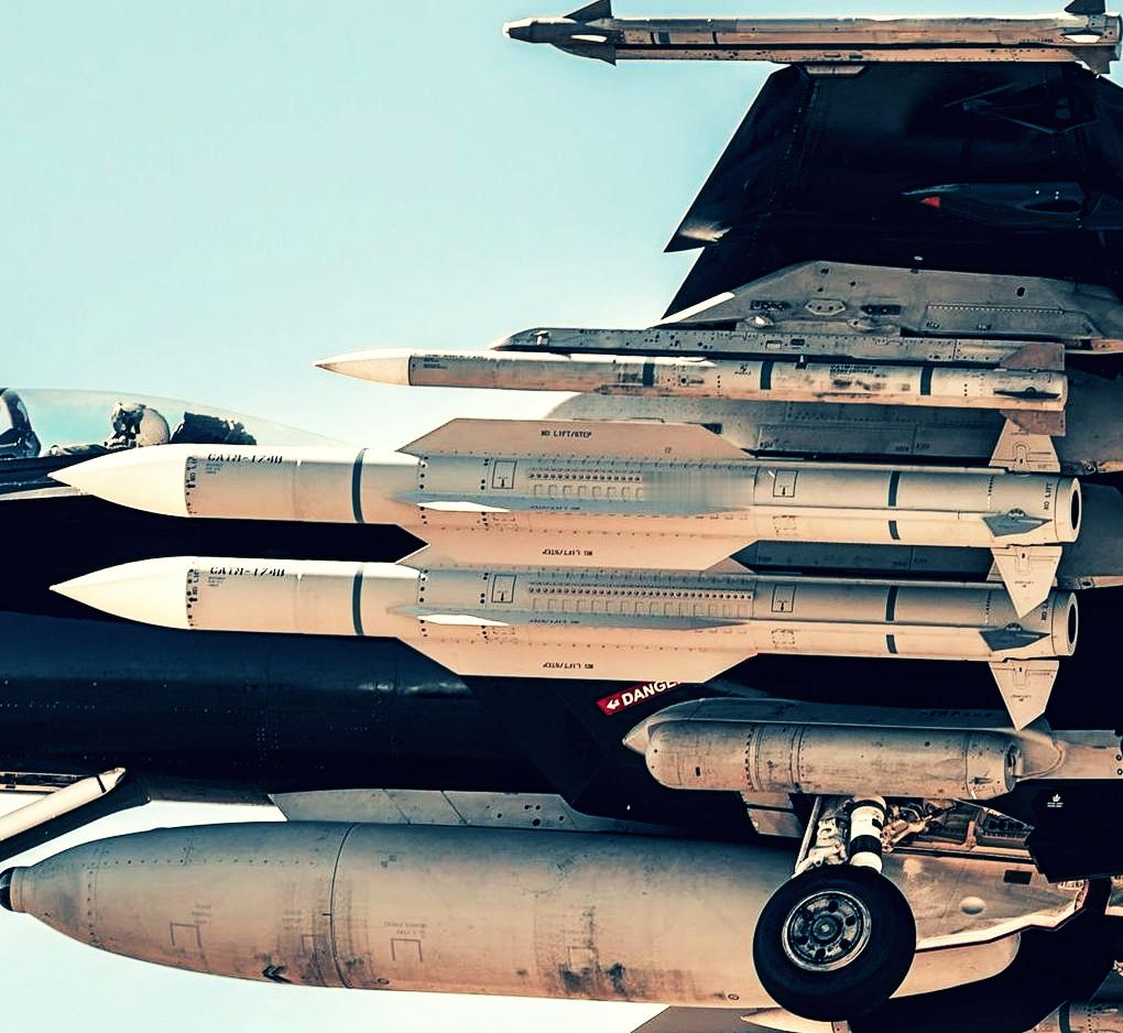 每天认识一件兵器 AIM-9 、AIM-120和AIM-174三种空空导弹的尺寸