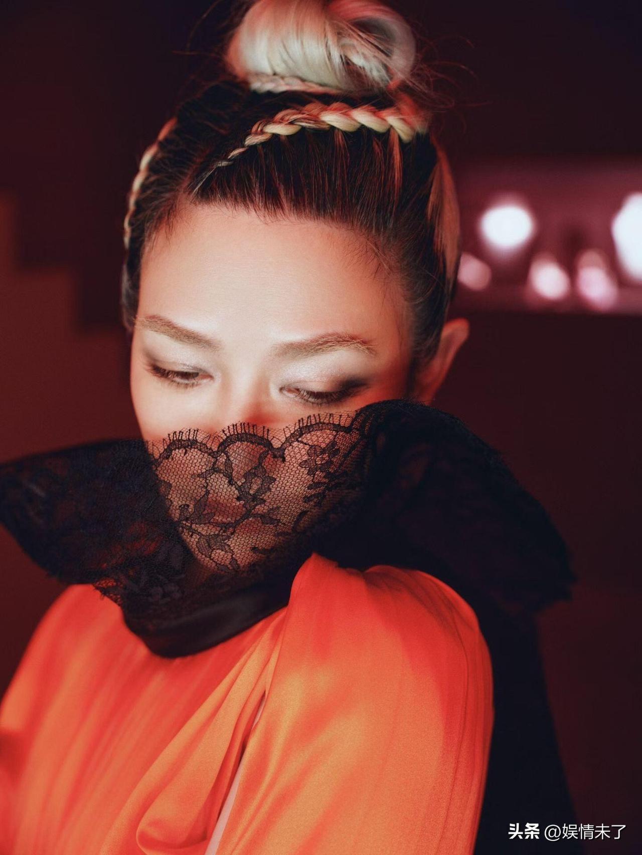 范晓萱这组Dior大片，美到让人失语，越来越像大s了。