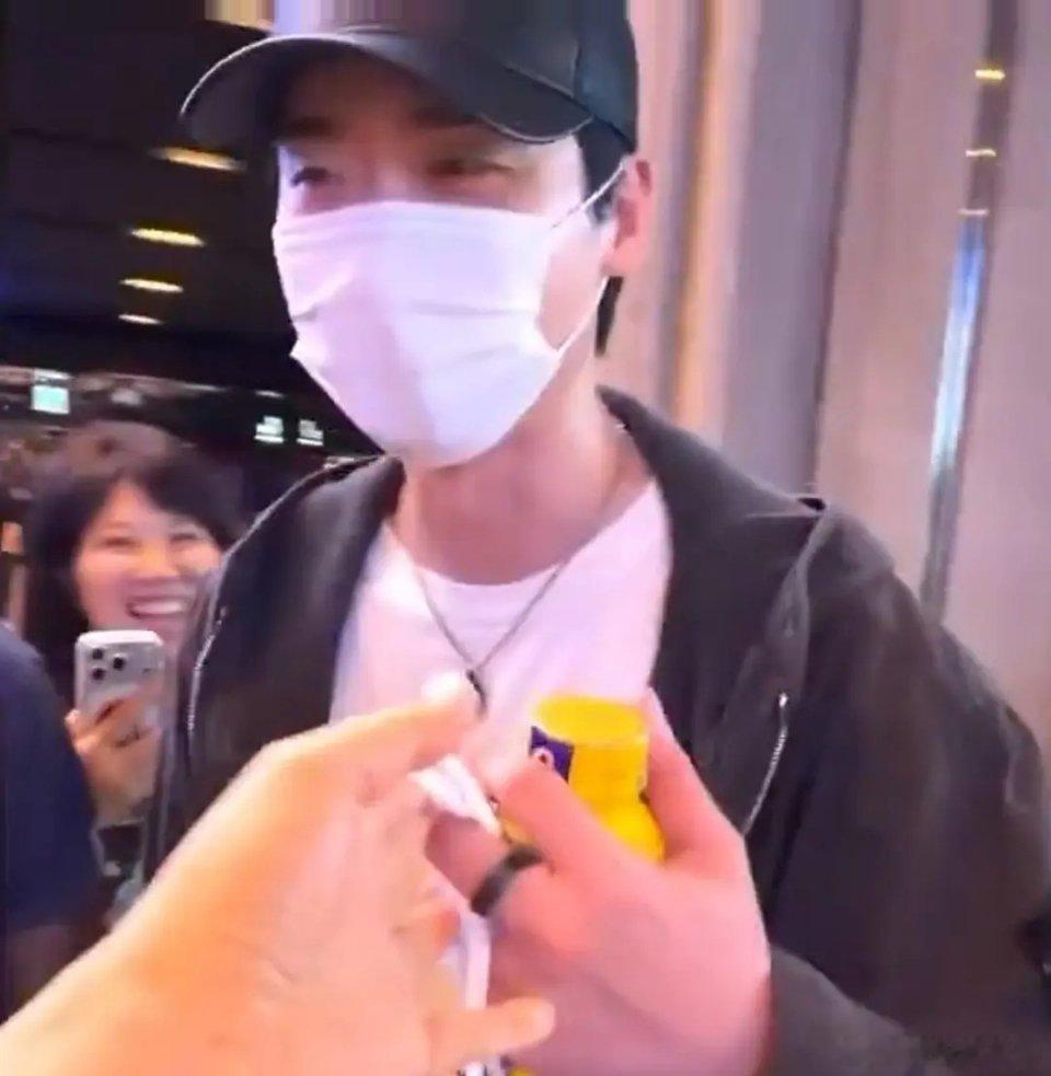 我挺好奇的 到底是谁家非要按头他们俩？ ​​​
