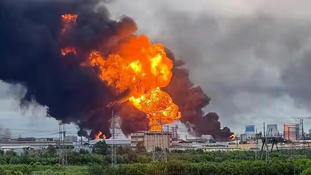 五千乌军被困包围圈命悬一线，俄军战术彻底换了路子，不再死磕城池，顿巴斯前线局势越