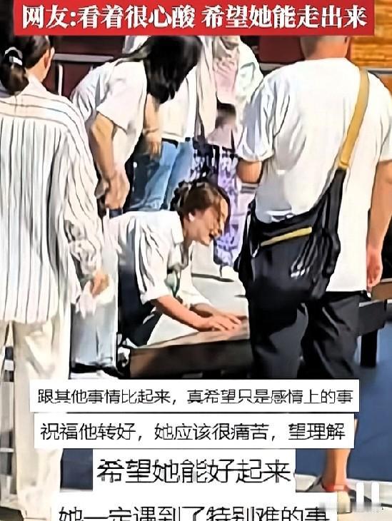 俗话说，“家家有本难念的经”，成年人的世界更是如此。
九华山佛前一位女士扑通一跪