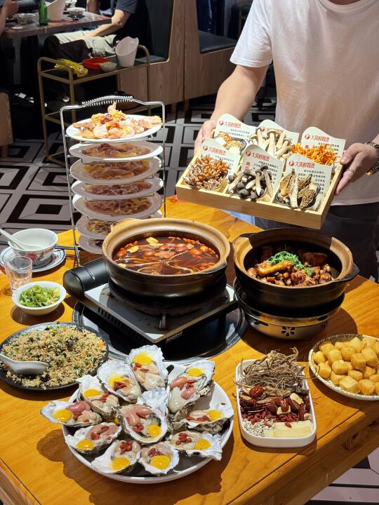 五羊新城美食顶流！大凤鲜鸡煲一口沦陷