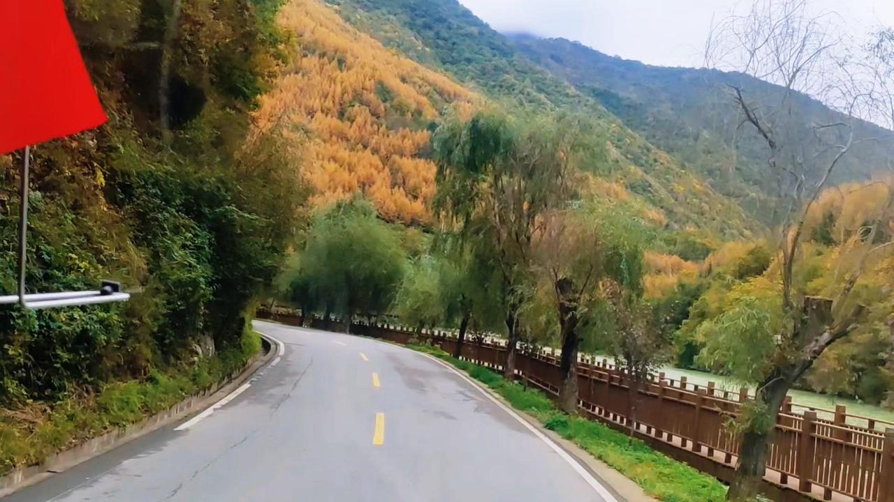 🏞️甘肃官鹅沟，陇南小九寨。🚗2024年10月7日，我们一行5人，兰州出发，