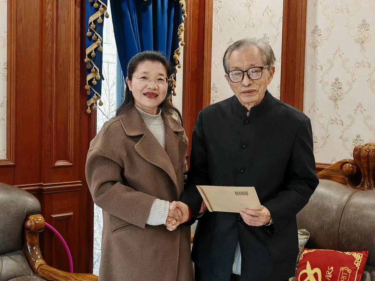 记事篇（顾焕章）：新年伊始  ，万象更新 ，我校离退休工作处卢忠菊（副处长、副书