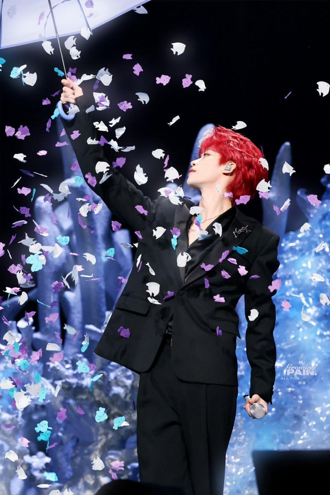 梓渝施洛华眼镜全球代言人 🔮微博之夜加速器 驾驭命运的舵是奋斗 不抱有一丝幻想