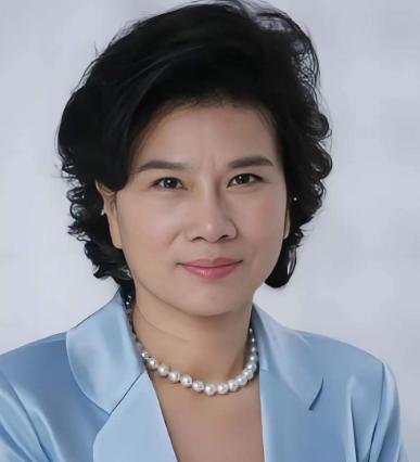 1991年，董明珠上门讨要42万货款，经销商却说：“再发50万的货，卖完一起结！