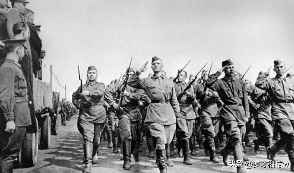 当1941年6月月22日战争爆发的时候，由于已经感觉到气氛不对，苏联已经提前开始