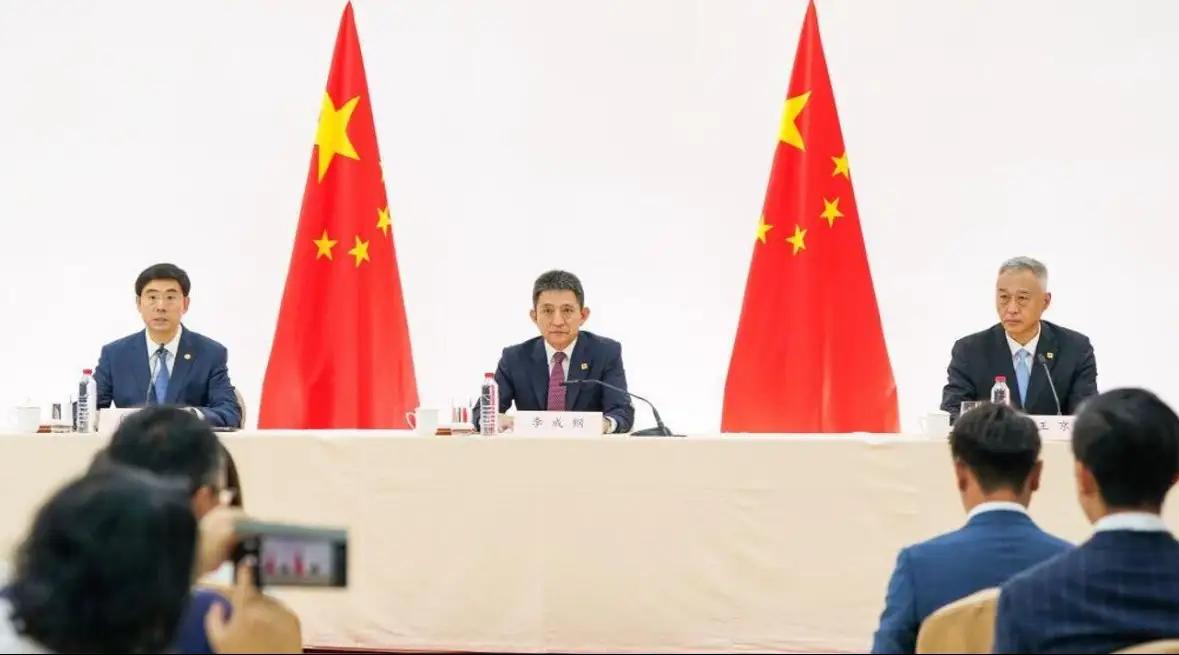 在全球化的浪潮中，中美两大经济体的每一次沟通都牵动着亿万人的心。近日，马德里会谈