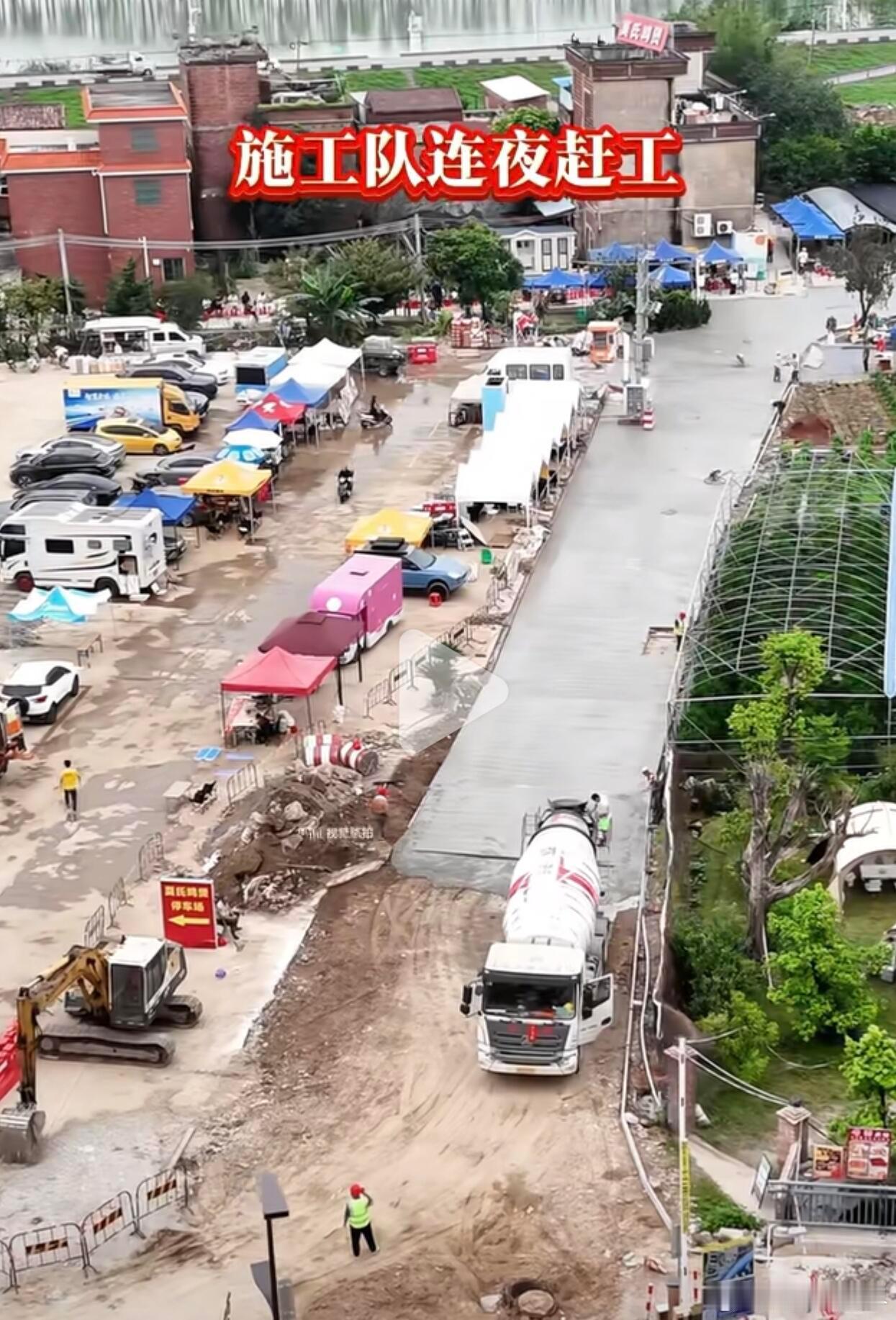 莫氏鸡煲老板娘说早20年火会拼命赚被闲置的莫氏鸡煲牌匾一场最年轻书法家与董事长赠